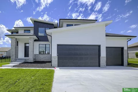 11010 S 175th St, Omaha, NE 68136