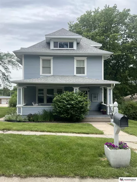 512 N Thomas Ave, Oakland, NE 68045