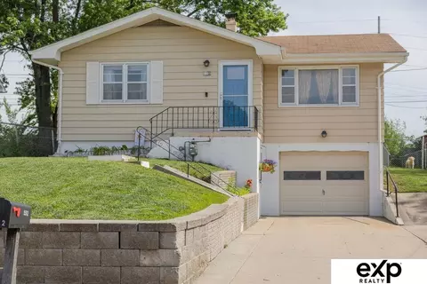 5309 Weir St, Omaha, NE 68117