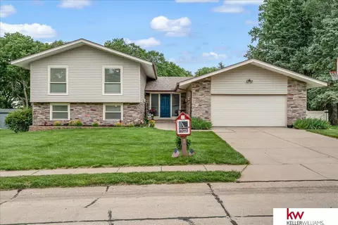 513 Martin Dr, Bellevue, NE 68005