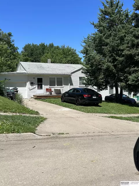 4028 Browne St, Omaha, NE 68111