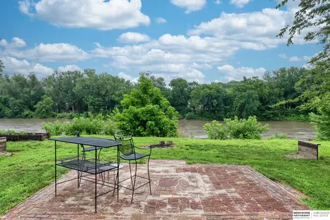 1215 S 225th Plz, Waterloo, NE 68069