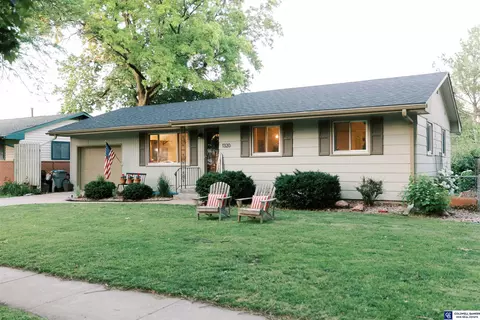 1320 Sunrise Dr, Seward, NE 68434