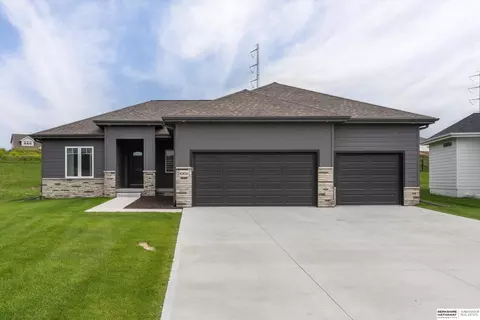 10109 S 181st St, Omaha, NE 68136