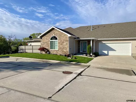16023 Willit Ct, Bennington, NE 68007