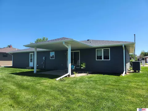 2000 Jackson St, Beatrice, NE 68310 photo 3
