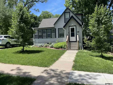 3234 N 41 St, Omaha, NE 68111