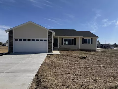 818 N 26th St, Beatrice, NE 68310 photo 2
