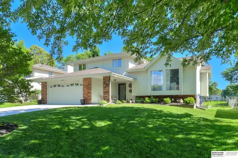 11541 Taylor St, Omaha, NE 68164