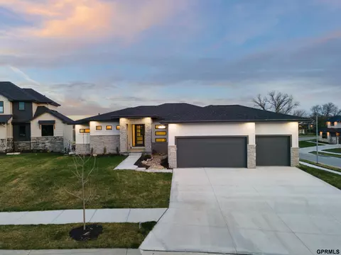 21231 Joseph St, Elkhorn, NE 68022