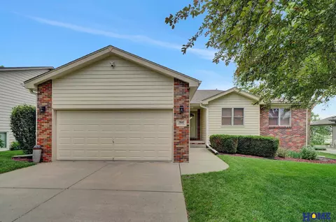 1910 Prairie Ln, Lincoln, NE 68521