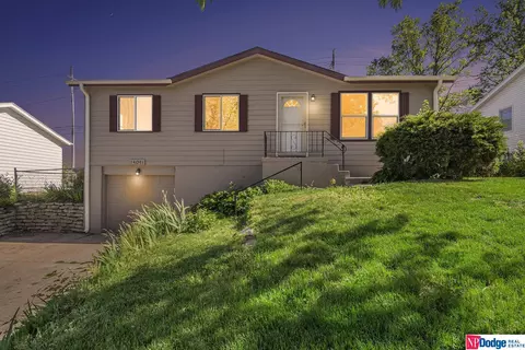 14041 Weir St, Omaha, NE 68137