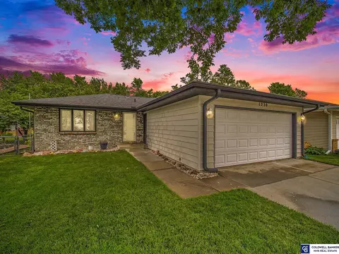 1230 W Park Avenue St W, Lincoln, NE 68522