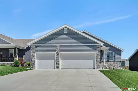 7200 NW 18 St, Lincoln, NE 68521