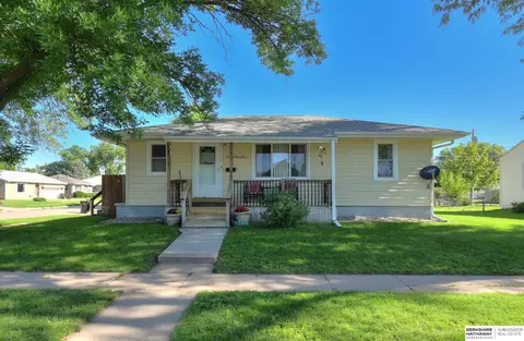 748 W 19th St, Fremont, NE 68025