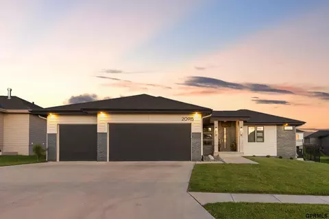 20915 Drexel St, Omaha, NE 68022