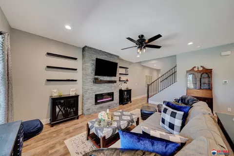 1822 Titan Pl, Hickman, NE 68372
