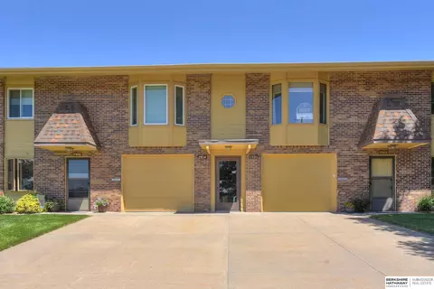 7900 Park Dr, Omaha, NE 68127