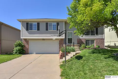 11060 Mary St, Omaha, NE 68164