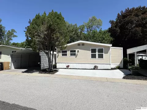 12624 Manderson Plz, Omaha, NE 68164