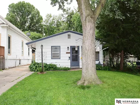 4109 Lenox Ave, Lincoln, NE 68510