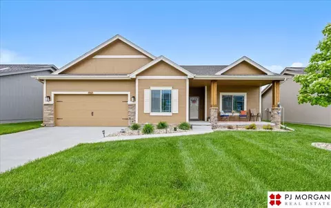7162 N 167 Ave, Bennington, NE 68007