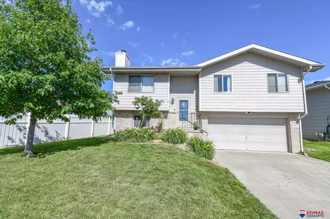 6623 N 13th St, Lincoln, NE 68521