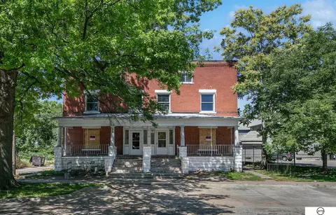 919 S 12th St, Lincoln, NE 68508