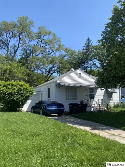 4836 Charles St, Omaha, NE 68132