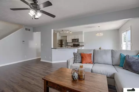 7236 N 19 St, Lincoln, NE 68521