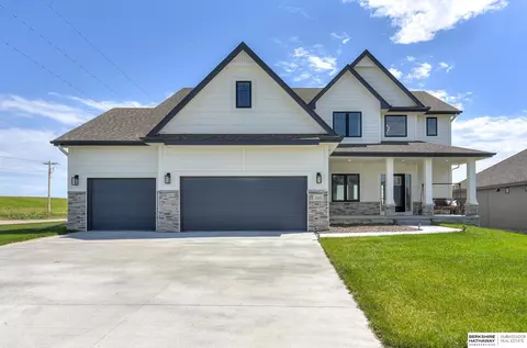 21601 K St, Elkhorn, NE 68022