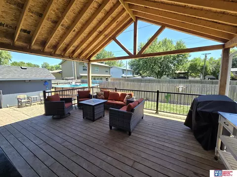 Exterior - 1412 N 19th Ave, Beatrice, NE 68310 photo 6 of 9