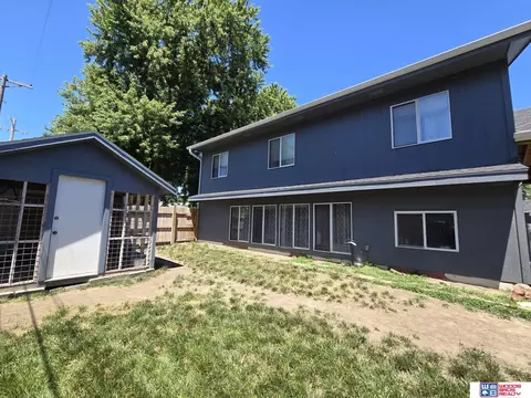 Exterior - 1412 N 19th Ave, Beatrice, NE 68310 photo 4 of 9
