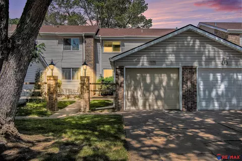 1225 Willow Ave, Bellevue, NE 68005