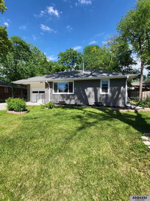 926 Santa Monica Ave, Lincoln, NE 68504