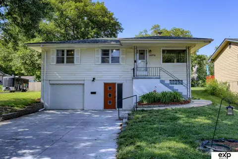 4874 Saratoga St, Omaha, NE 68104