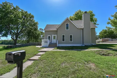 703 S 1st St, Seward, NE 68434