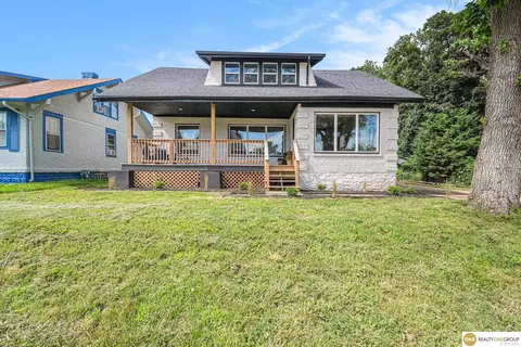 2866 Vane St, Omaha, NE 68112