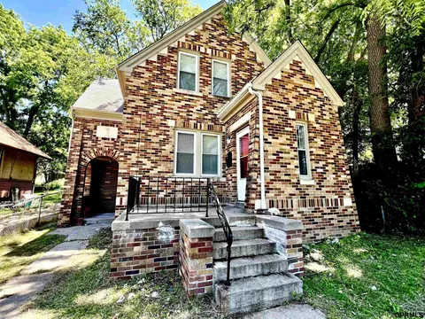 3223 N 41 St, Omaha, NE 68111