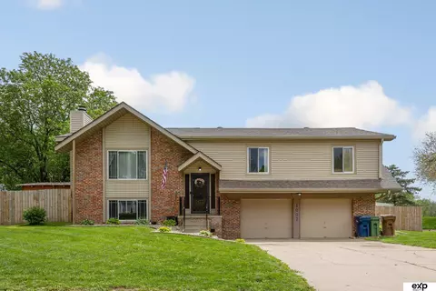1007 Kountze Memorial Dr, Bellevue, NE 68005