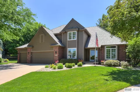 5715 S 166th Avenue Cir, Omaha, NE 68135