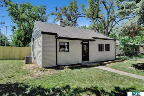 3941 Sumner St, Lincoln, NE 68506