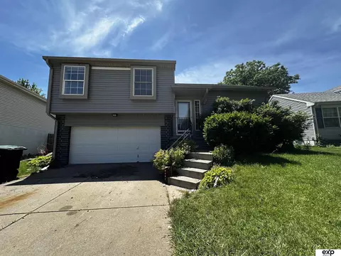 7935 Vernon Ave, Omaha, NE 68134