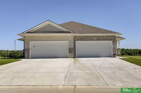 8135 S 178th St, Omaha, NE 68136