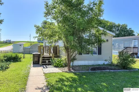 125 S 1st St #17, Eagle, NE 68347
