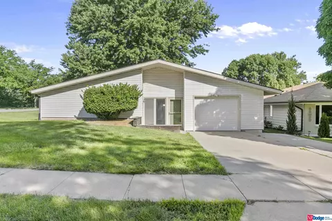 5401 Venture Dr, Lincoln, NE 68521