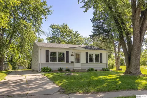 7001 S 69th St, La Vista, NE 68128