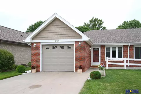 2549 N 69th Ct, Lincoln, NE 68507
