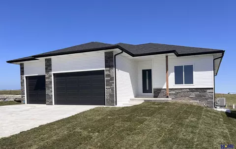 800 Middleton Ave, Lincoln, NE 68521