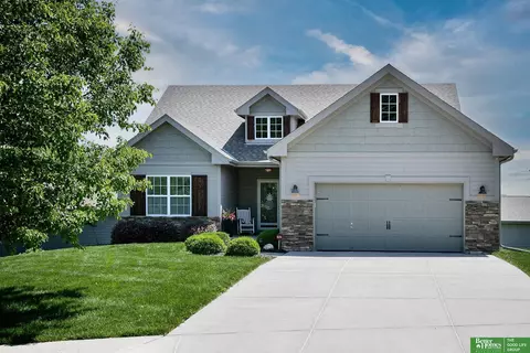 5607 N 155th St, Omaha, NE 68116